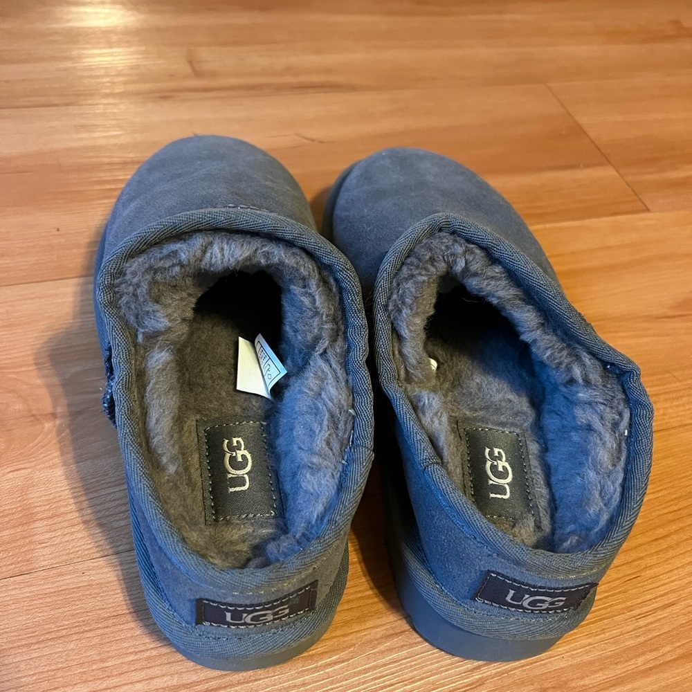 Slip on UGG…worn one time…like new.